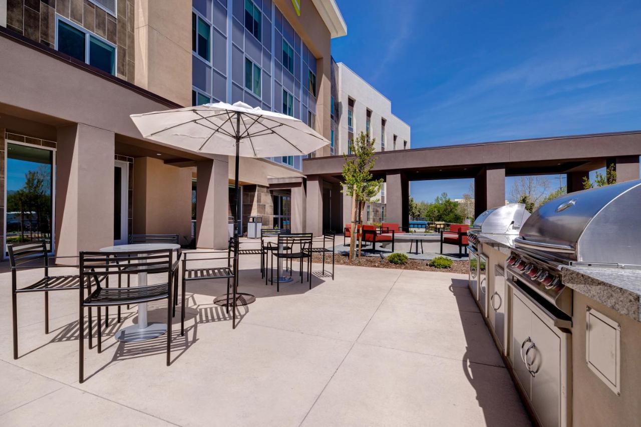 Home2 Suites By Hilton Petaluma Exterior photo